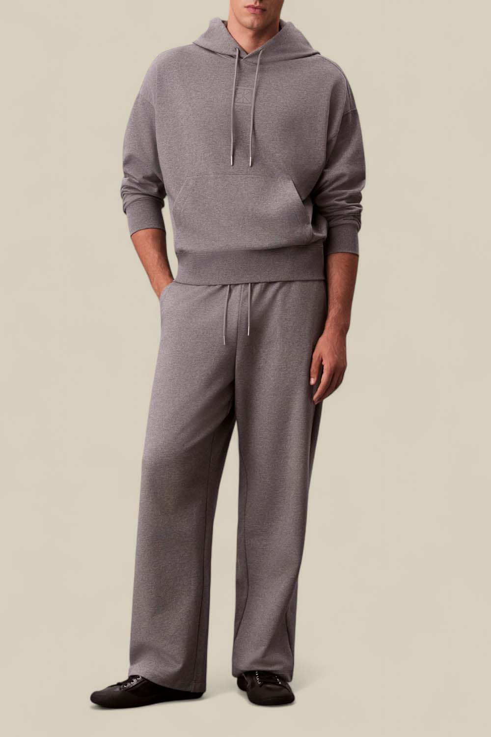 תמונת כל הלוק של קפוצ'ון